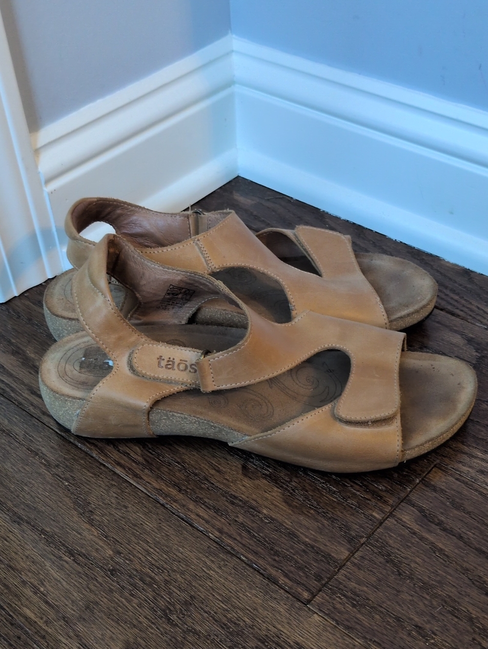 Taos Womens Serene Tan Leather Sandals Size 41 10-10.5